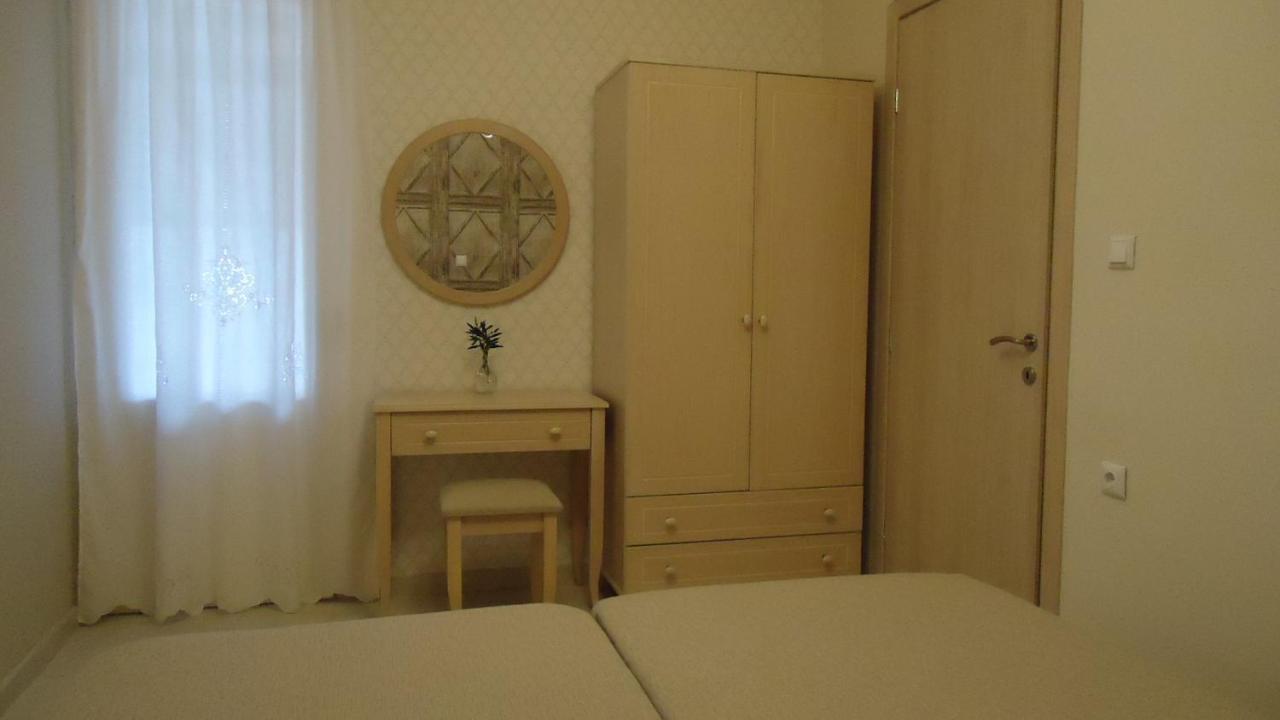 House Of Garden Apartment Dragano Exterior photo